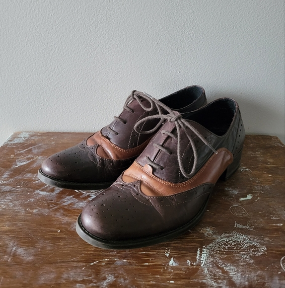 Oxford lace up shoes in brown and tan leather colourway - Picture 9 of 9